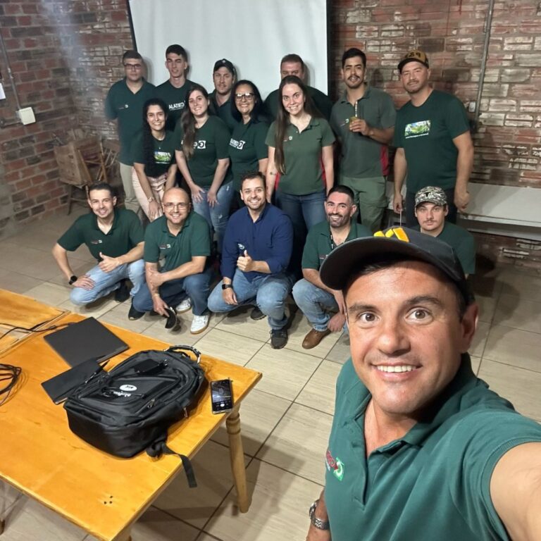 Treinamento e apresentação de híbridos e sementes