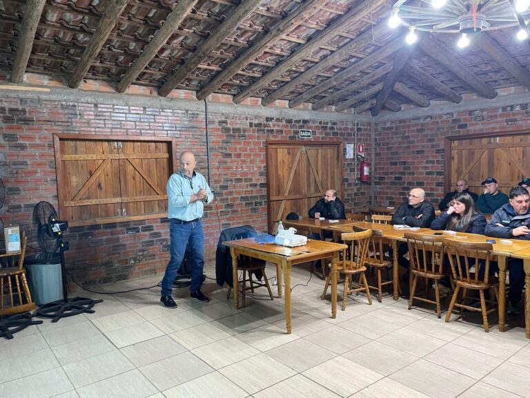 Treinamento com a Ouro Fino focado no cultivo da soja